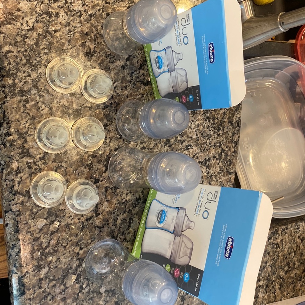 Chicco Duo Newborn Infant Bottles Set with Extra Nipples